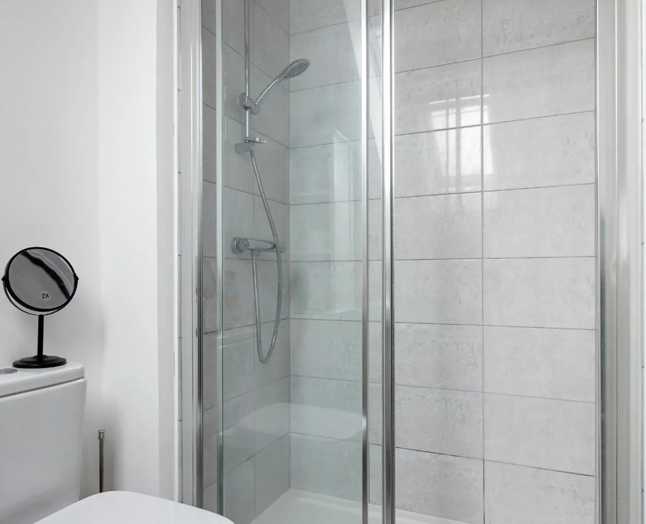 New Luton 3 Bedroom House, Contractors & Families, Sleeps 7 With Free Parking & Wifi 0*, Luton (Bedfordshire) United Kingdom