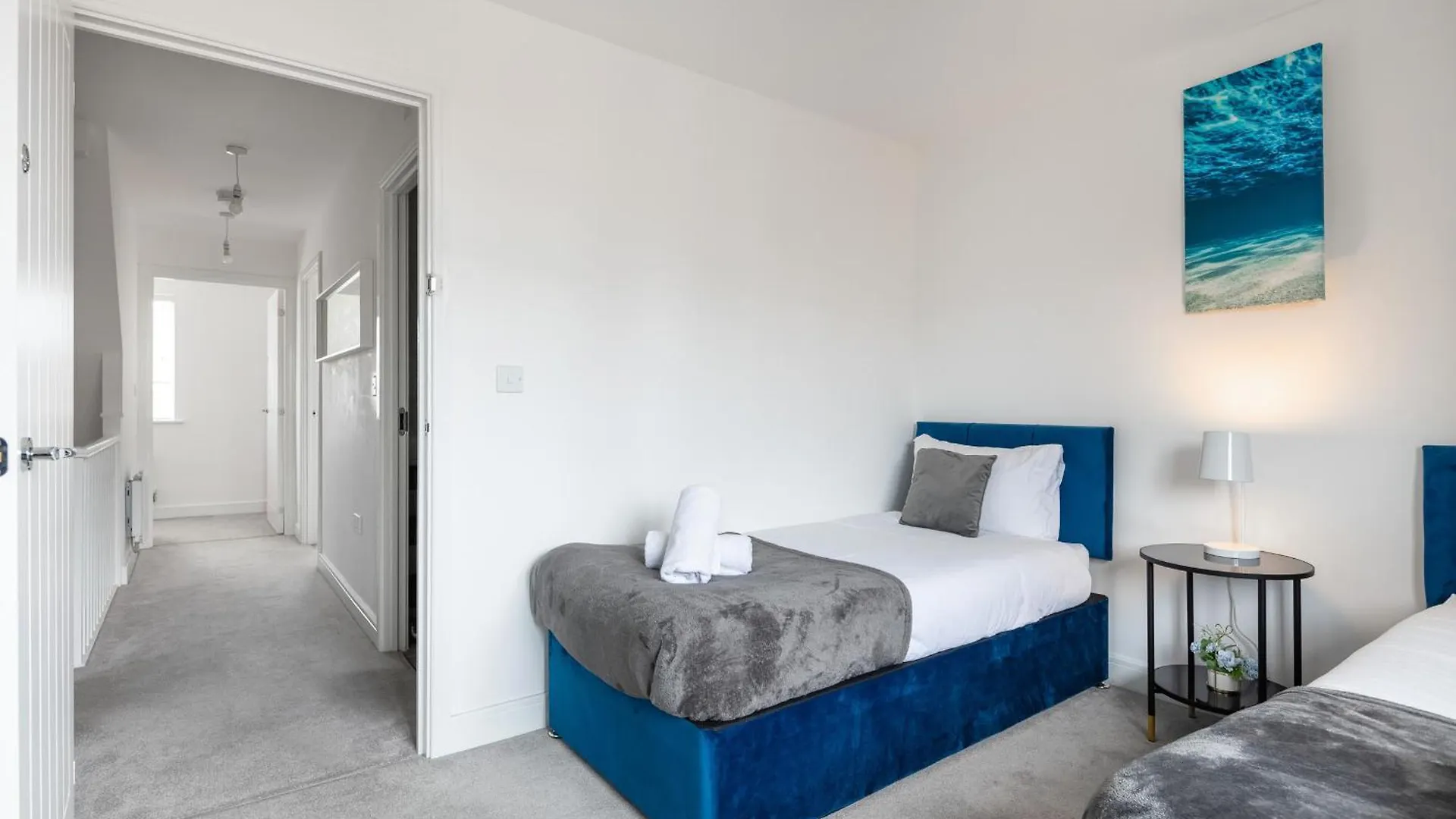 New Luton 3 Bedroom House, Contractors & Families, Sleeps 7 With Free Parking & Wifi 0*, Luton (Bedfordshire) United Kingdom